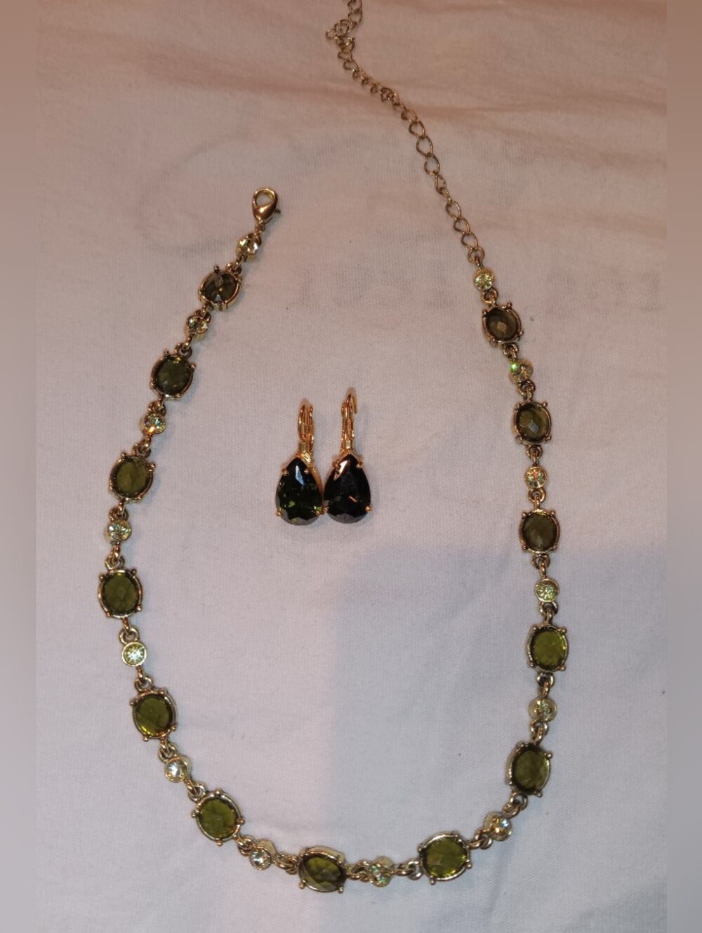 2028 Green Crystal Necklace and Earrings Set